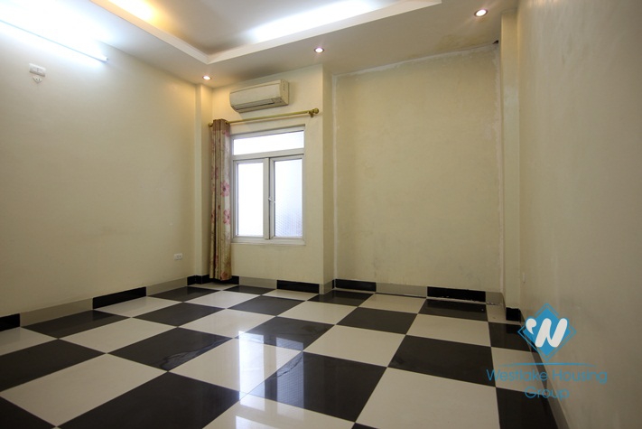 80 sqm office for lease in Cau Giay